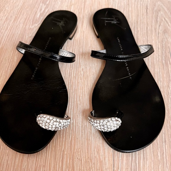 Vintage Giuseppe Zanotti Black Leather and Crystal Toe detail. Size 35 - Picture 9 of 11